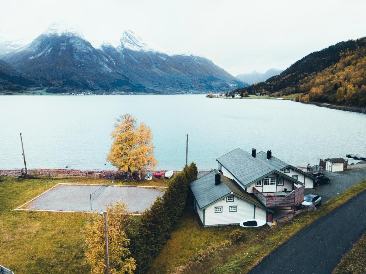 Вилла Vollsnes Feriehus Хьелле Экстерьер фото