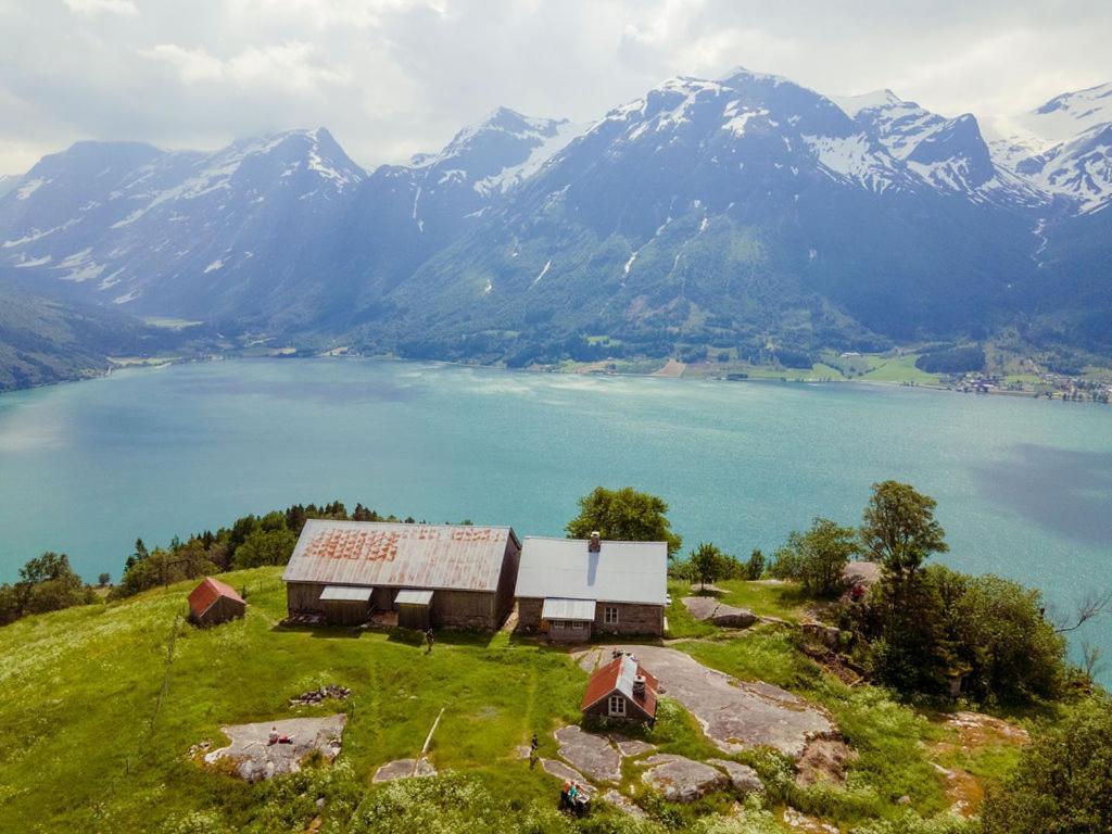 Вилла Vollsnes Feriehus Хьелле Экстерьер фото